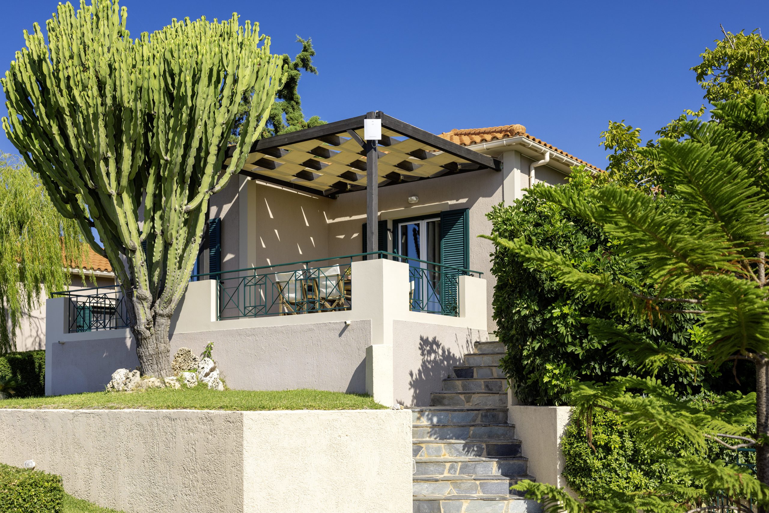 Oneira Villas - Villa Eirini - Balcony steps to the pool - Kefalonia