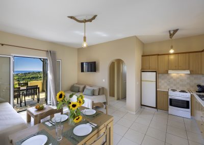 Oneira Villas - Villa Evridiki - Living room and kitchen - Kefalonia