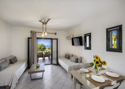 Oneira Villas - Villa Iria - Living room and dining area - Kefalonia