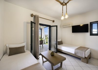 Oneira Villas - Villa Iria - Living room with beds - Kefalonia